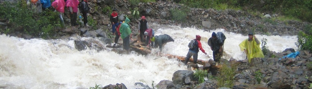 Dangerous river crossing
Peru, Salkantay Trail